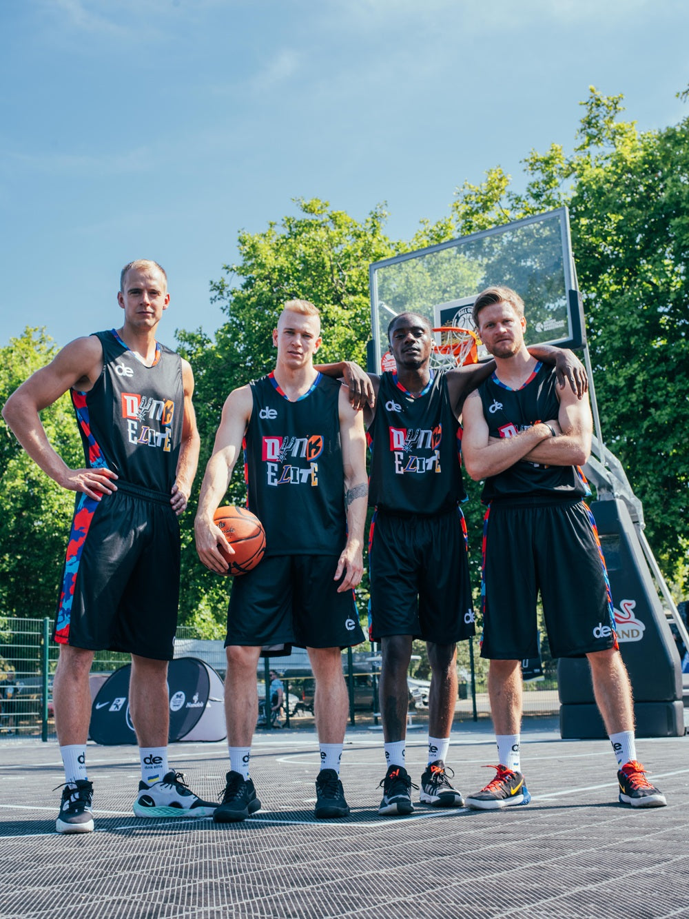 Dunk Elite Dunk Elite collaborating with celebrities 